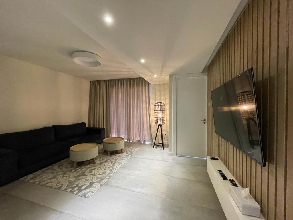Central Business Suites Nicosia - Araouzou By Platform 357 エクステリア 写真
